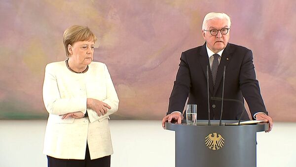 La canciller alemana, Angela Merkel, vuelve a temblar - Sputnik Mundo
