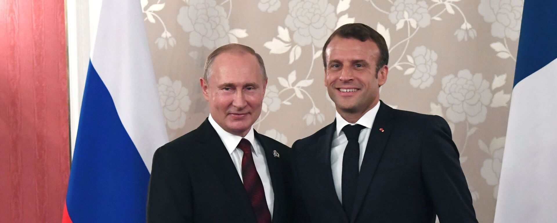 El presidente de Rusia, Vladímir Putin, y el presidente de Francia, Emmanuel Macron, durante la cumbre del G20 (archivo) - Sputnik Mundo, 1920, 21.12.2021