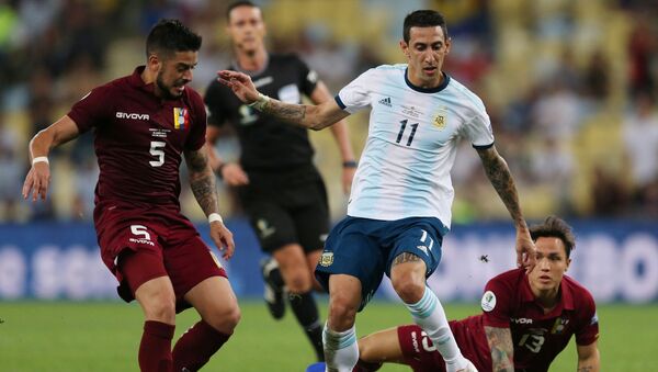 El partido entre Venezuela y Argentina - Sputnik Mundo