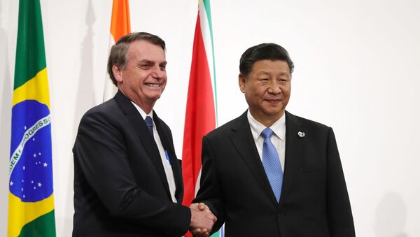 El presidente de Brasil, Jair Bolsonaro junto al presidente de China Xi Jinping - Sputnik Mundo