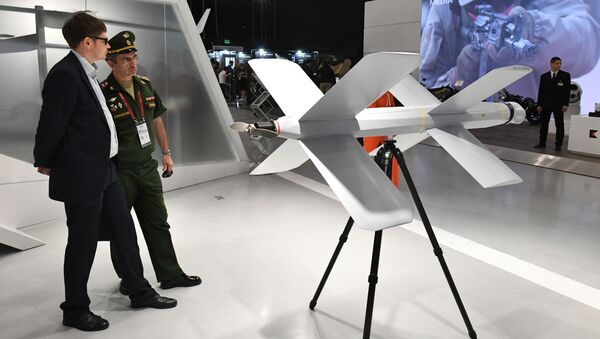 El dron kamikaze ZALA Lancet en el foro Army 2019 - Sputnik Mundo