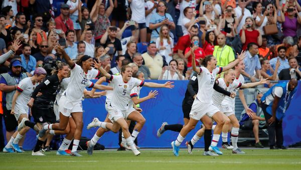 La selección de EEUU vence el Mundial de Fútbol Femenino 2019 - Sputnik Mundo