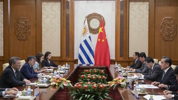 Negociaciones entre China y Uruguay - Sputnik Mundo