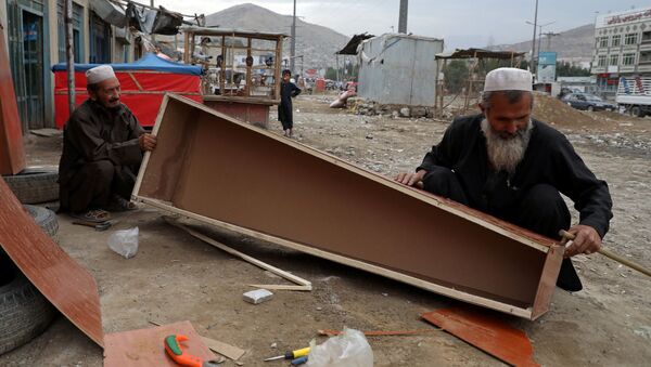 Fabricación de ataúdes en Afganistán - Sputnik Mundo