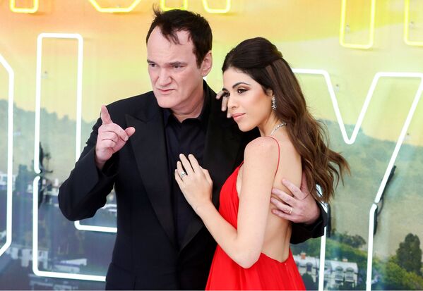 Tarantino reúne estrellas en el estreno británico de su nueva película Tarantino reúne estrellas en el estreno británico de su nueva película - Sputnik Mundo