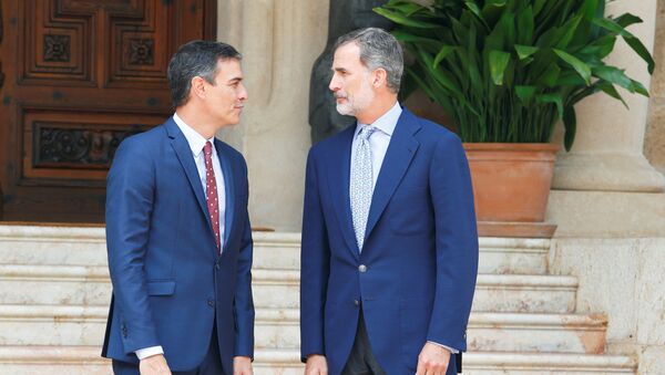 El presidente del Gobierno español en funciones, Pedro Sánchez y el rey de España, Felipe VI - Sputnik Mundo