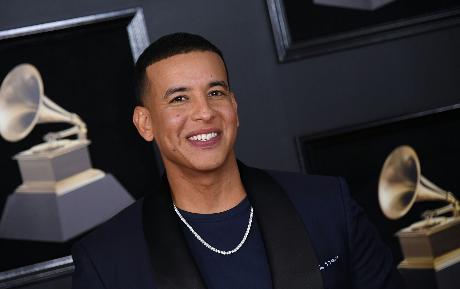 Cada vez más joven: Daddy Yankee se dirige a sus seguidores con un mensaje  del pasado - 18.07.2020, Sputnik Mundo