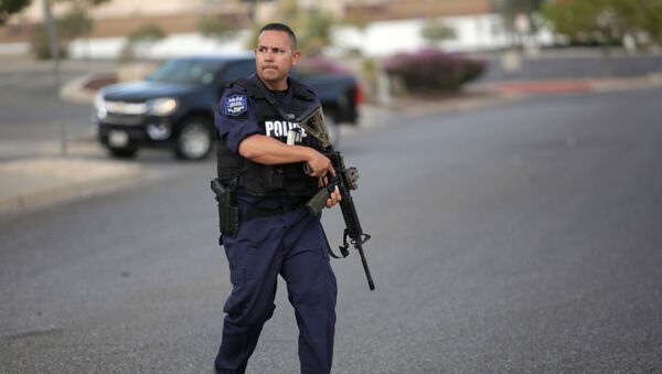 Policía en el lugar del tiroteo en El Paso - Sputnik Mundo