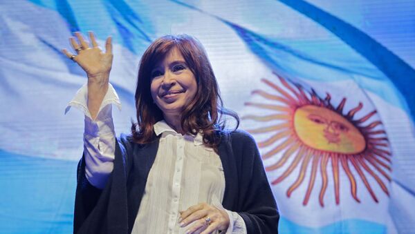 La senadora y expresidenta Cristina Fernández, precandidata a la vicepresidencia de Argentina por la alianza opositora Frente de Todos - Sputnik Mundo