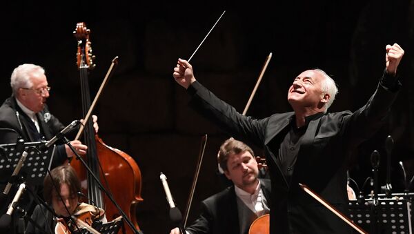 El director de la Orquesta Filarmónica Nacional de Rusia, Vladímir Spivakov - Sputnik Mundo