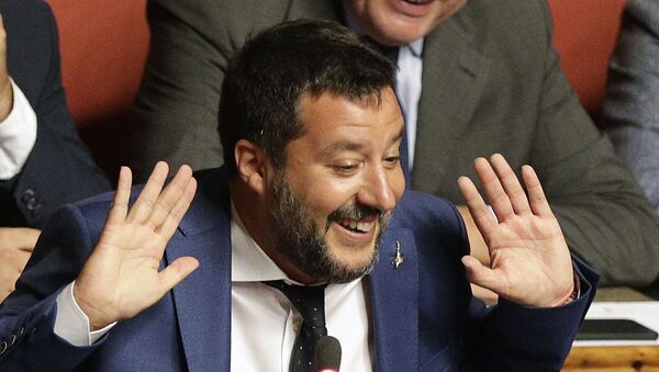 El vice primer ministro italiano, Matteo Salvini - Sputnik Mundo