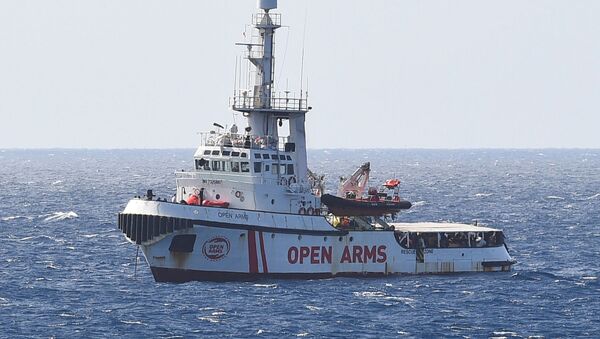 El barco de rescate Open Arms - Sputnik Mundo