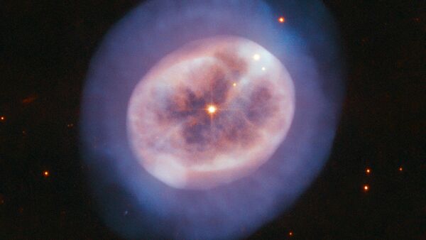 Estrella gigante roja NGC 2022 - Sputnik Mundo
