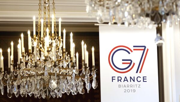 El logo de G7 en Biarritz - Sputnik Mundo