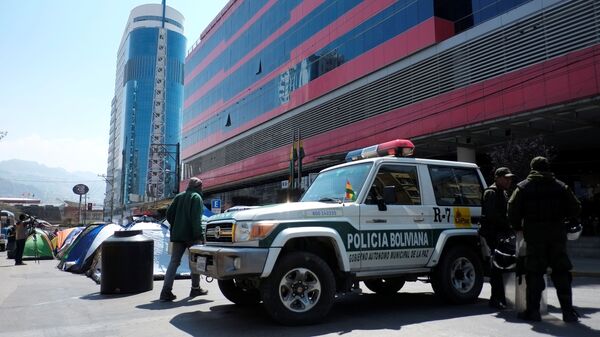 La Policía boliviana junto a la empresa japonesa Sumitomo - Sputnik Mundo
