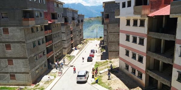 El retrato de una vivienda popular al este de Caracas, en el corazón de la clase alta (fotos) El retrato de una vivienda popular al este de Caracas, en el corazón de la clase alta (fotos) - Sputnik Mundo
