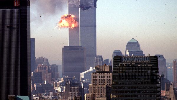 Un avión choca contra las Torres Gemelas de Nueva York el 11 de septiembre de 2001 - Sputnik Mundo