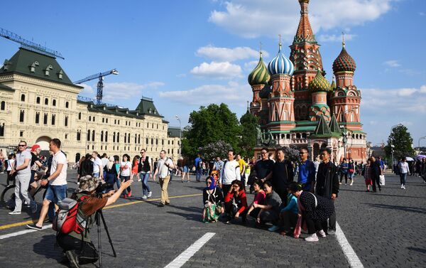 Turistas en la Plaza Roja de Moscú - Sputnik Mundo