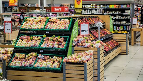 Productos agrícolas en un supermercado (imagen referencial) - Sputnik Mundo