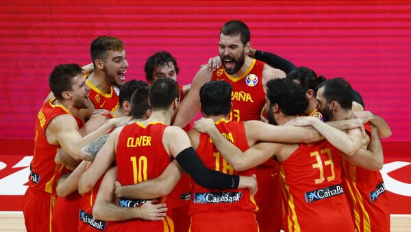 La selección española festeja su victoria en el Mundial de baloncesto 2019 - Sputnik Mundo