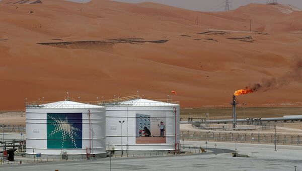 Una instalación petrolera de la empresa Saudi Aramco - Sputnik Mundo