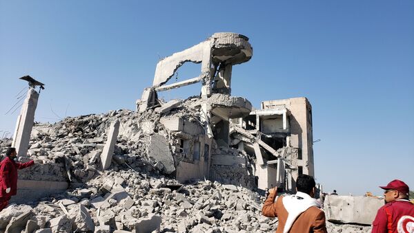 Consecuencias de un bombardeo en Yemen - Sputnik Mundo