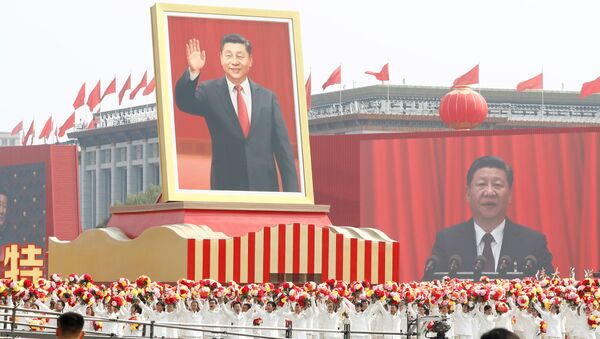 Xi Jinping, el presidente chino durante el 70 aniversario de la fundación de la República Popular China - Sputnik Mundo