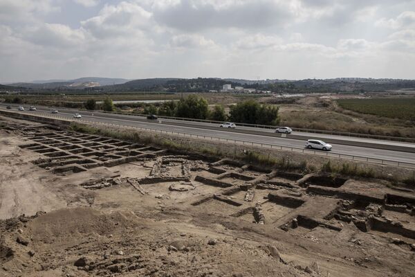 Hallan una gran ciudad de la Edad de Bronce en Israel (fotos) Hallan una gran ciudad de la Edad de Bronce en Israel (fotos) - Sputnik Mundo