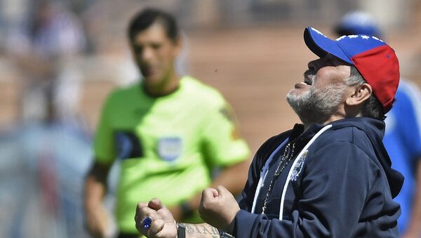 Diego Maradona, ex futbolista argentino y entrenador de Gimnasia y Esgrima La Plata - Sputnik Mundo
