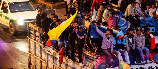 Los indígenas de Ecuador durante las protestas Los indígenas de Ecuador durante las protestas - Sputnik Mundo