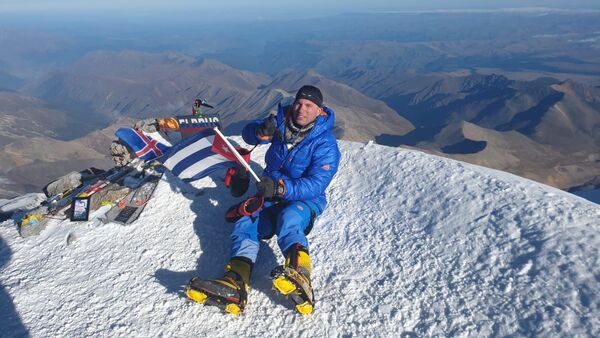 Yandy Núñez, primer cubano en escalar el Monte Elbrús de Rusia - Sputnik Mundo