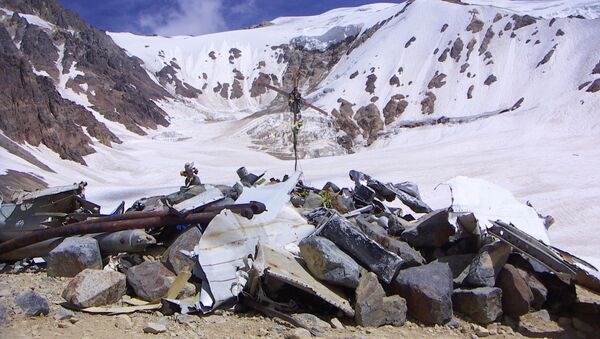 Memorial en homenaje a las víctimas del accidente aéreo en la Cordillera de los Andes - Sputnik Mundo