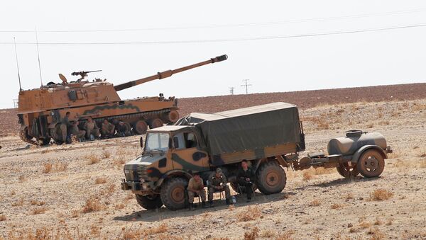 Vehículos militares turcos cerca de la frontera con Siria - Sputnik Mundo