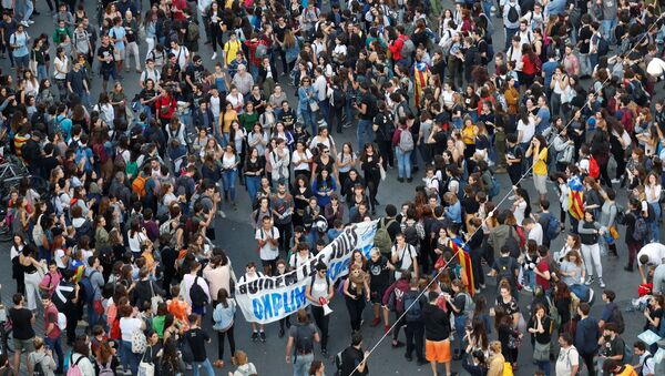 Protestas estudiantiles en la Plaza Universidad, Cataluña - Sputnik Mundo