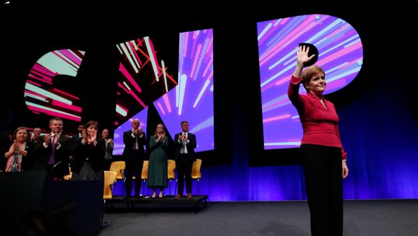 Nicola Sturgeon, la ministra principal y líder del Partido Nacional Escocés - Sputnik Mundo