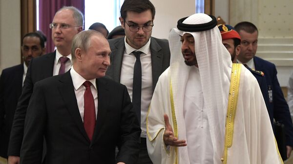 Vladímir Putin, presidente de Rusia, y Mohamed bin Zayed Nahyan, príncipe heredero de Abú Dabi - Sputnik Mundo