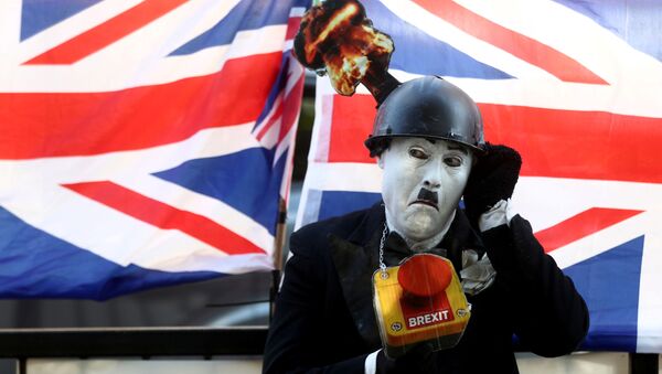 Un manifestante contra el Brexit en Londres - Sputnik Mundo