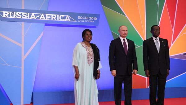 El presidente ruso, Vladímir Putin con su homólogo de de Guinea Ecuatorial, Teodoro Obiang Nguema - Sputnik Mundo