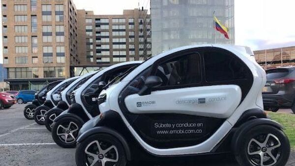 Auto eléctrico compartido en Bogotá - Sputnik Mundo