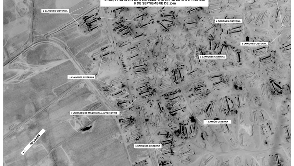 Imagen satelital del Ministerio de Defensa ruso muestra los equipos técnicos concentrados para el contrabando de petróleo en Siria - Sputnik Mundo