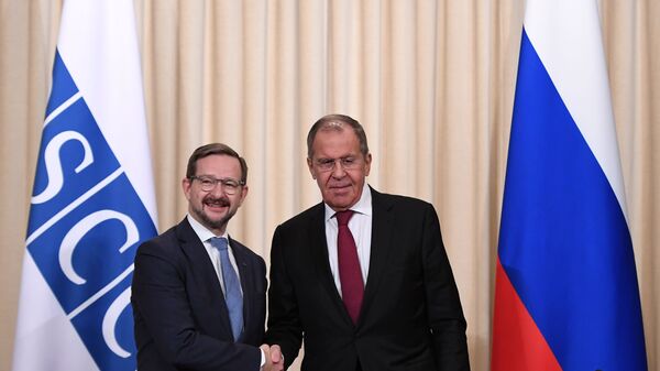 El secretario general de la OSCE, Thomas Greminger, y el ministro de Exteriores de Rusia, Serguéi Lavrov - Sputnik Mundo