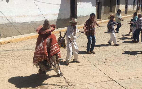 Celebración del Día de los Muertos en el pueblo ñomda'a de Guerrero - Sputnik Mundo