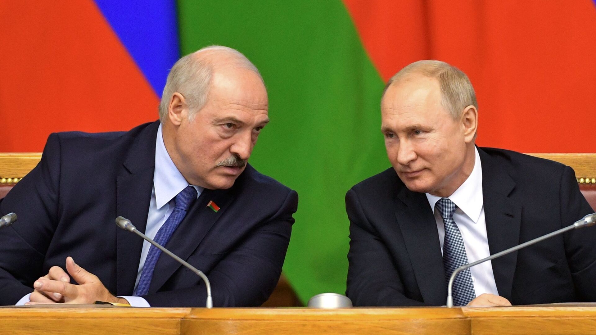 El presidente de Bielorrusia, Alexandr Lukashenko, y el presidente de Rusia, Vladímir Putin - Sputnik Mundo, 1920, 25.06.2023