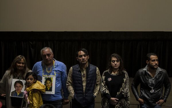 La familia de Fanny Sánchez Viesca en una conferencia al finalizar un documental donde se presenta su caso - Sputnik Mundo