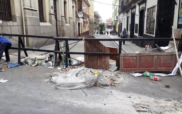 Una de las calles de La Paz al día siguiente de la renuncia de Evo Morales - Sputnik Mundo