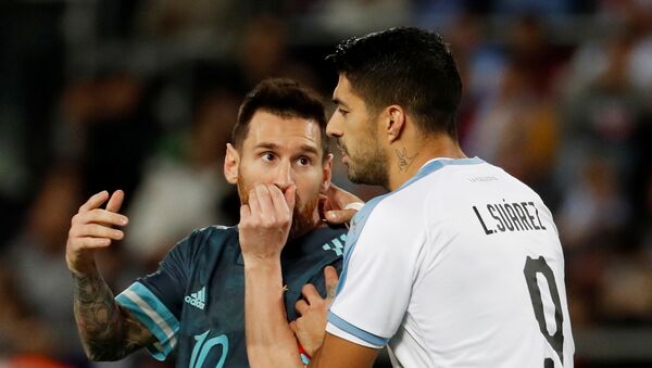 Lionel Messi y Luis Suárez, amistoso Argentina vs. Uruguay - Sputnik Mundo