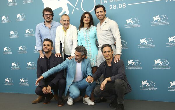 El equipo del filme 'Red Avispa' durante el estreno en la 76 edición del Festival de Venecia, Italia - Sputnik Mundo