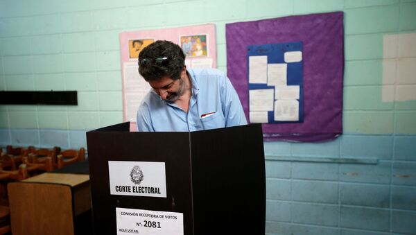 Segunda vuelta de las elecciones presidenciales en Uruguay - Sputnik Mundo
