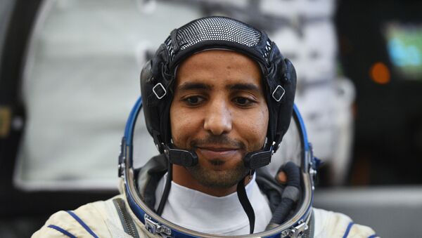 El primer astronauta de los Emiratos Árabes Unidos, Hazzaa Mansoori - Sputnik Mundo