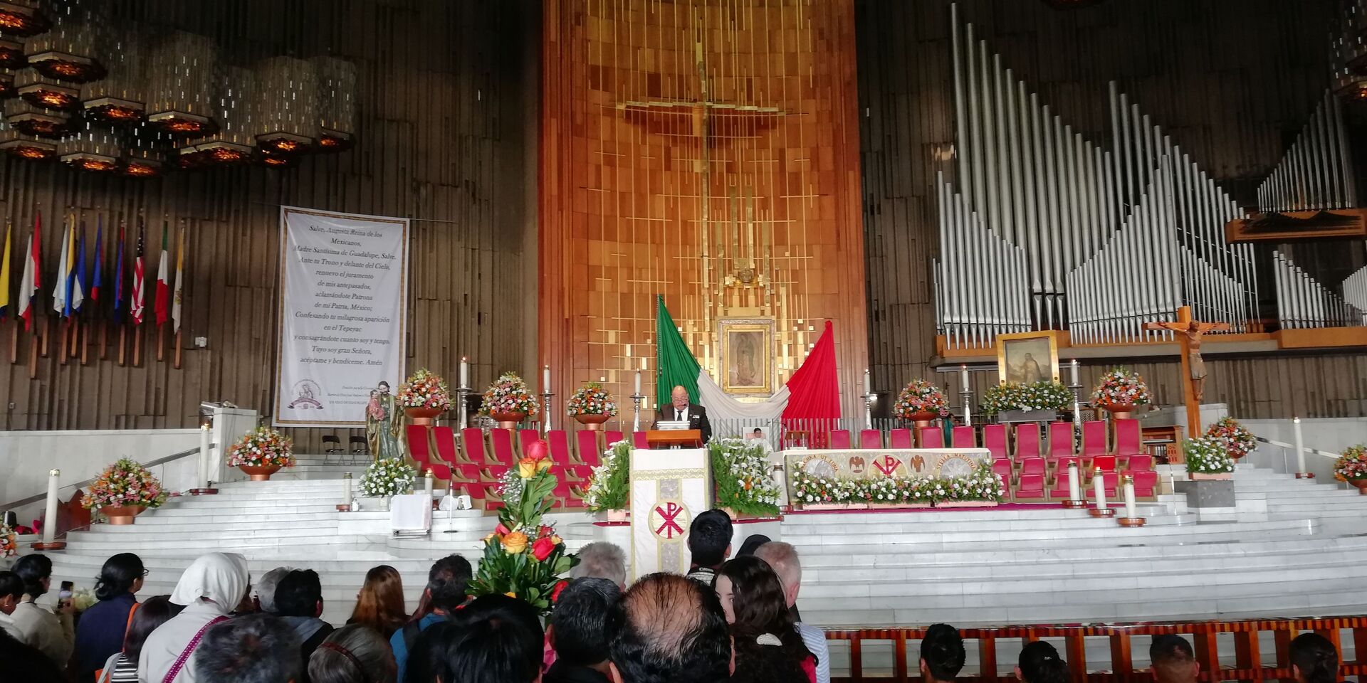 Peregrinos y danzantes: México celebra el día de la Virgen de Guadalupe - Sputnik Mundo, 1920, 10.12.2021